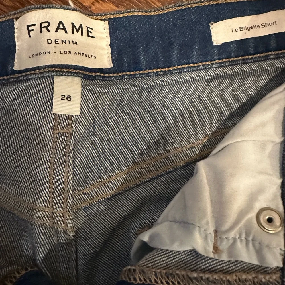FRAME Le Brigitte Denim Shorts - Picture 6 of 7